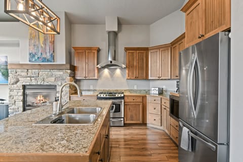 Fully Stocked Chefs Kitchen