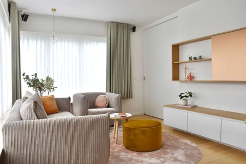 Sunlit Living Room with Modern Design