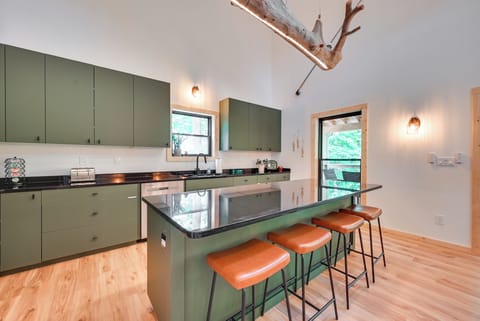 Kitchen | Main Level | Cooking Basics | Drip & Keurig Coffee Makers