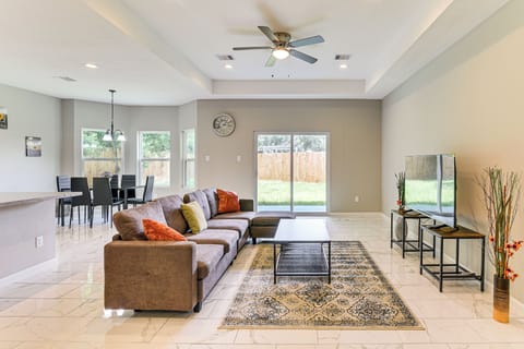 Houston Vacation Rental | 3BR | 2BA | 1,742 Sq Ft | 2 Steps to Enter