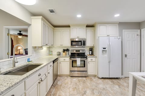 Kitchen | Dishwasher