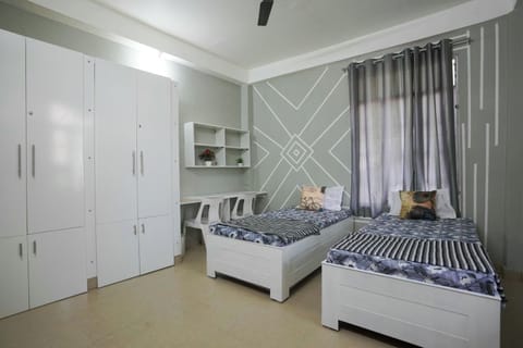 single bed room for stay