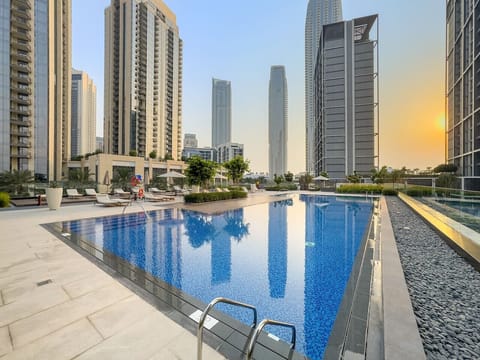 Pool Paradise: Dive into luxury with stunning views and lounge in style!