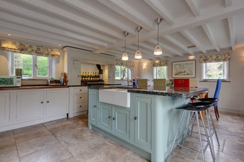 Ground floor: Kitchen Butler's sink with sit-up island