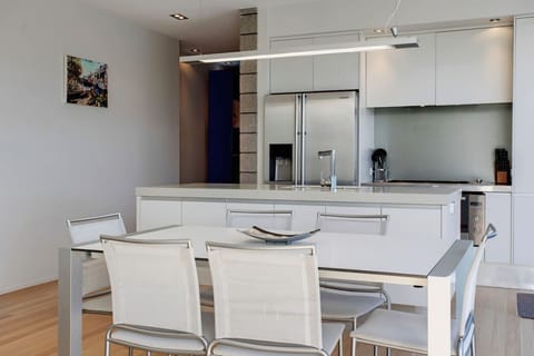 The dining table is a great place to hang out together, play games or do a jigsaw puzzle.