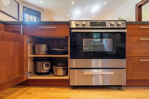 Fully furnished kitchen