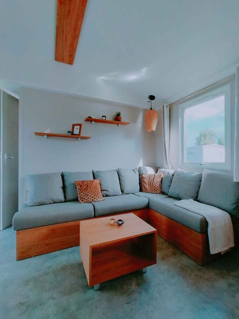 Living room of Holiday Park Klein Strand - Premium Chalet 4p