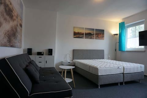 Wohn- Schlafzimmer