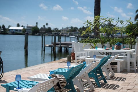Dry off on the loungers after your paddle board