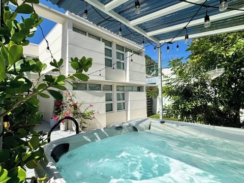 Outdoor spa tub
