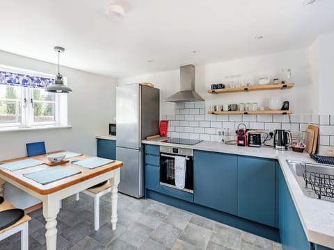 Kitchen/diner | The Pink Cottage, Bottisham