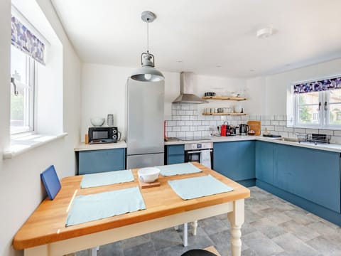 Kitchen/diner | The Pink Cottage, Bottisham
