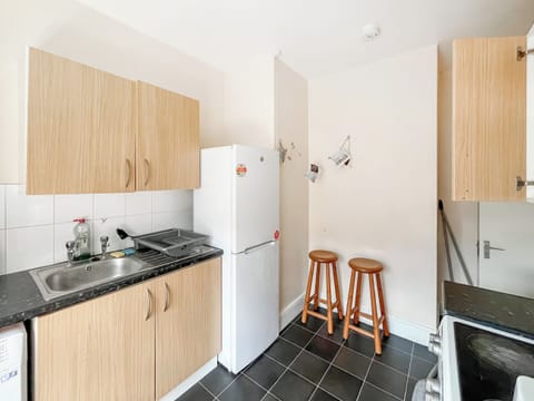 Kitchen | Sunset in Southampton, Southampton