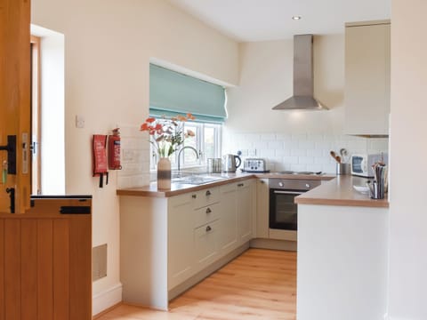 Open plan living space | Phesant Pens 2 - Phesant Pens, Llandenny, near Usk