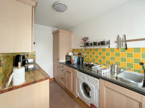 Kitchen | Swan Cottage, Corwen and the Berwyn Mountains