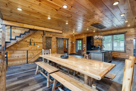 Dining table. (Duval)