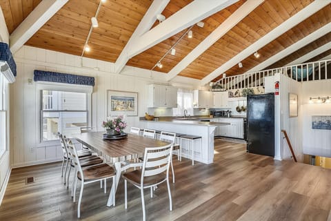 Main Level,Dining Area,