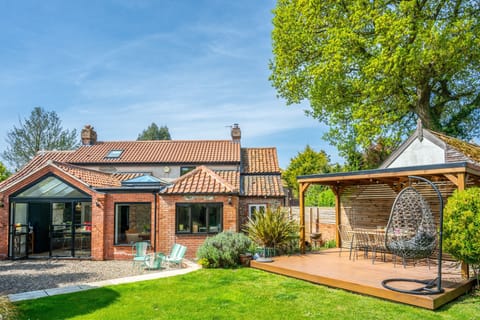 Holly Cottage (Edgefield): Al fresco dining at its best