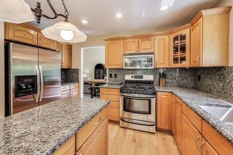 Fully Stocked Kitchen
