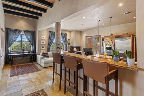 Kitchen and Counter Seating