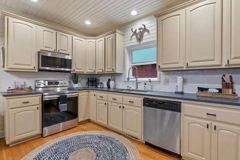 Large Farm House Kitchen