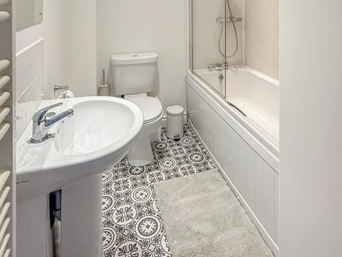 Bathroom | The Granary - Holly Farm Holiday Cottage, Stoke St. Gregory, near Taunton