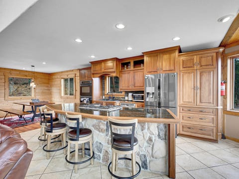 ...And and island with seating.