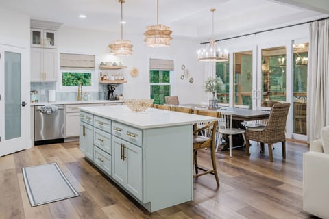 Fully stocked kitchen with seating for 14, plus 6 at outside dining