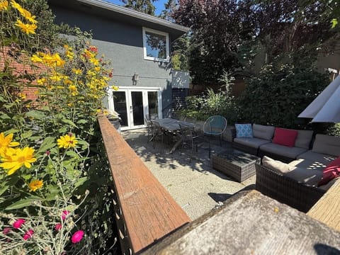 Entrance to Parkside Family Apartment @ Horner Park.