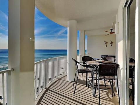 Private balcony overlooking the Gulf.