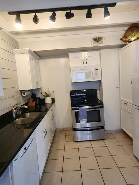 Electric Stove and Microwave