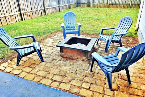 Fire pit with seating for 4. Send a message to inquire about firepit use. 