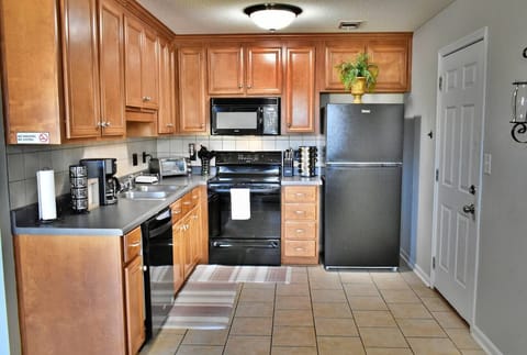 The kitchen is fully equipped with all the necessities and more.Enjoy complimentary snacks, water, coffee, tea, and condiments upon arrival.