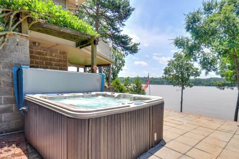 Elberton Vacation Rental | 2BR | 2.5BA | 1,200 Sq Ft | 1 Step to Enter