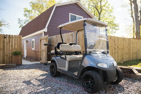 The Barn - near the beach & downtown - includes use of golf cart!