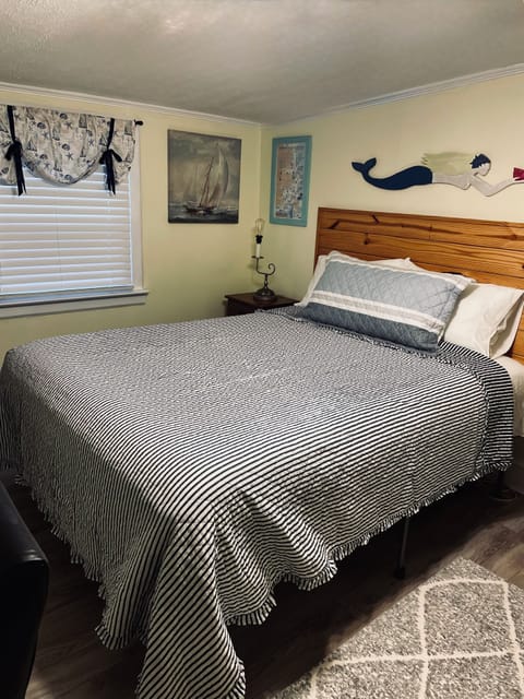 queen bed
