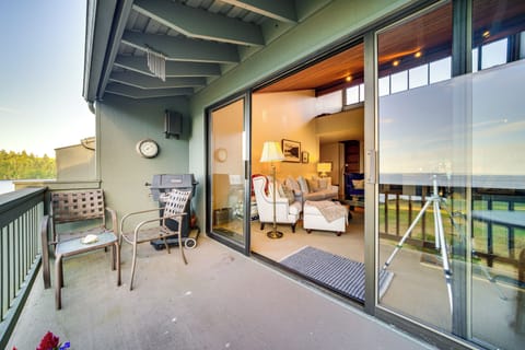 Patios w/ Seating | Gas Grill | Dining Table