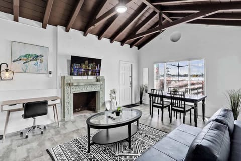 Relax, recharge, and feel at home 💤 This cozy South Florida vacation rental features a comfy bed, workspace, and kitchenette—perfect for couples, solo travelers, or remote workers.