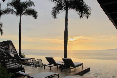 Rooftop Infinity Pool