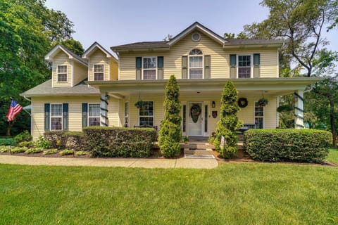 Jeffersontown Vacation Rental | 4BR | 2.5BA | Stairs Required | 2,900 Sq Ft
