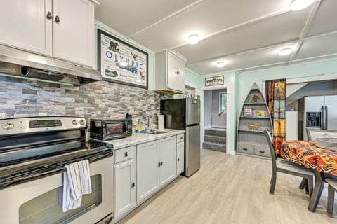 Kitchen | Cooking Basics | Dining Area | 1st Floor