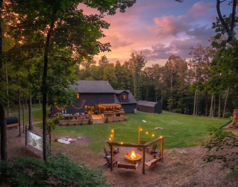 Secluded in the woods — fire pit nights & movies under the stars