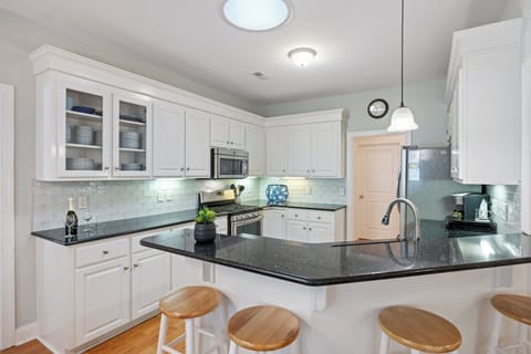 4 bar stools for island seating!