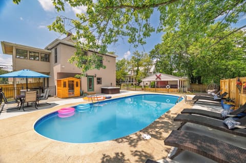 Pool, Sauna, Hot Tub