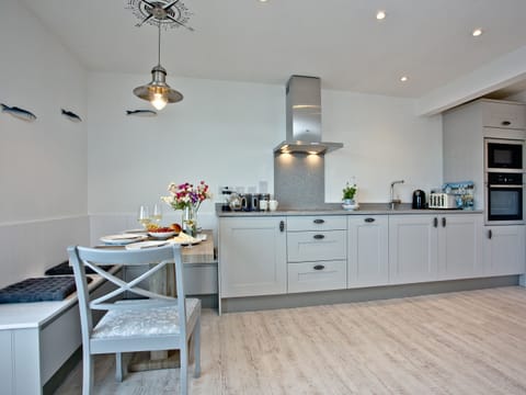Open plan living space | Harbourside, Brixham