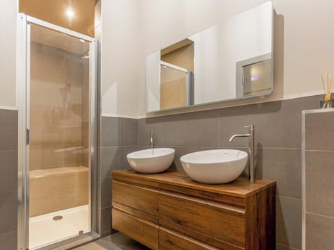 Bathroom | New York Style Loft Apartment, Leith