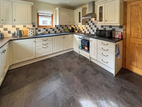 Kitchen | River View, Dalwhinnie