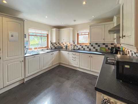 Kitchen | River View, Dalwhinnie