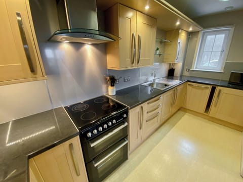 Kitchen | Broad Street Gardens 8 - Broad Street Gardens Apartments, All Orkney Islands