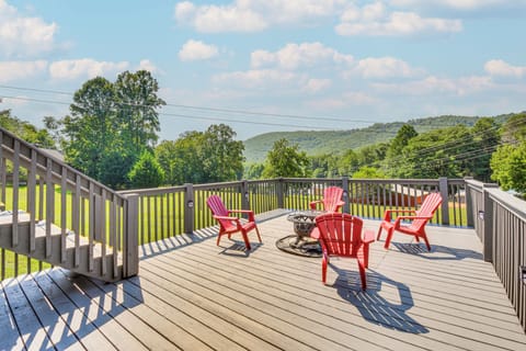 Hiawassee Vacation Rental | 2BR | 2BA | Steps Required | 1,300 Sq Ft